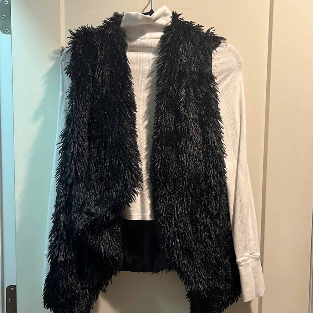 Black fluffy Vest